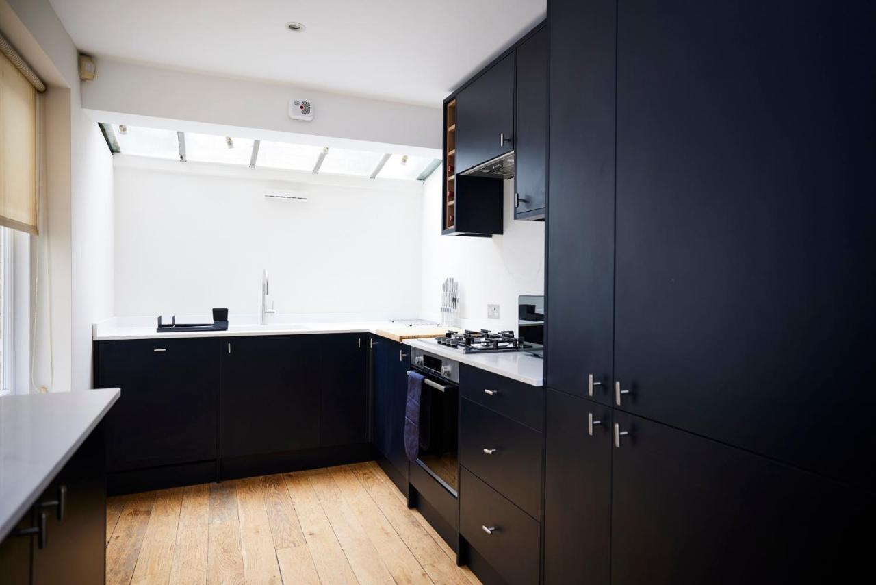 The South Kensington Wonder - Trendy 3Bdr House With Garden Apartment ลอนดอน ภายนอก รูปภาพ