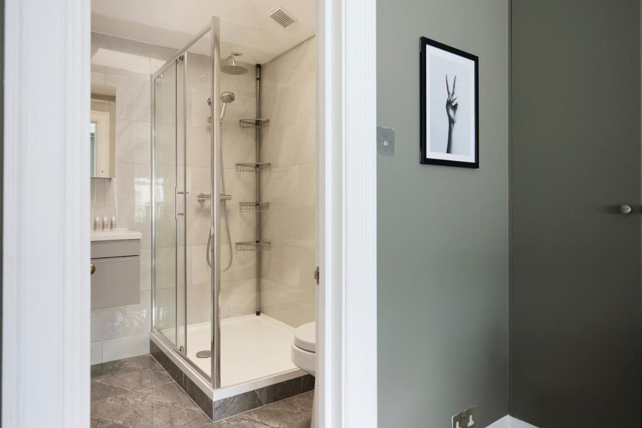 The South Kensington Wonder - Trendy 3Bdr House With Garden Apartment ลอนดอน ภายนอก รูปภาพ