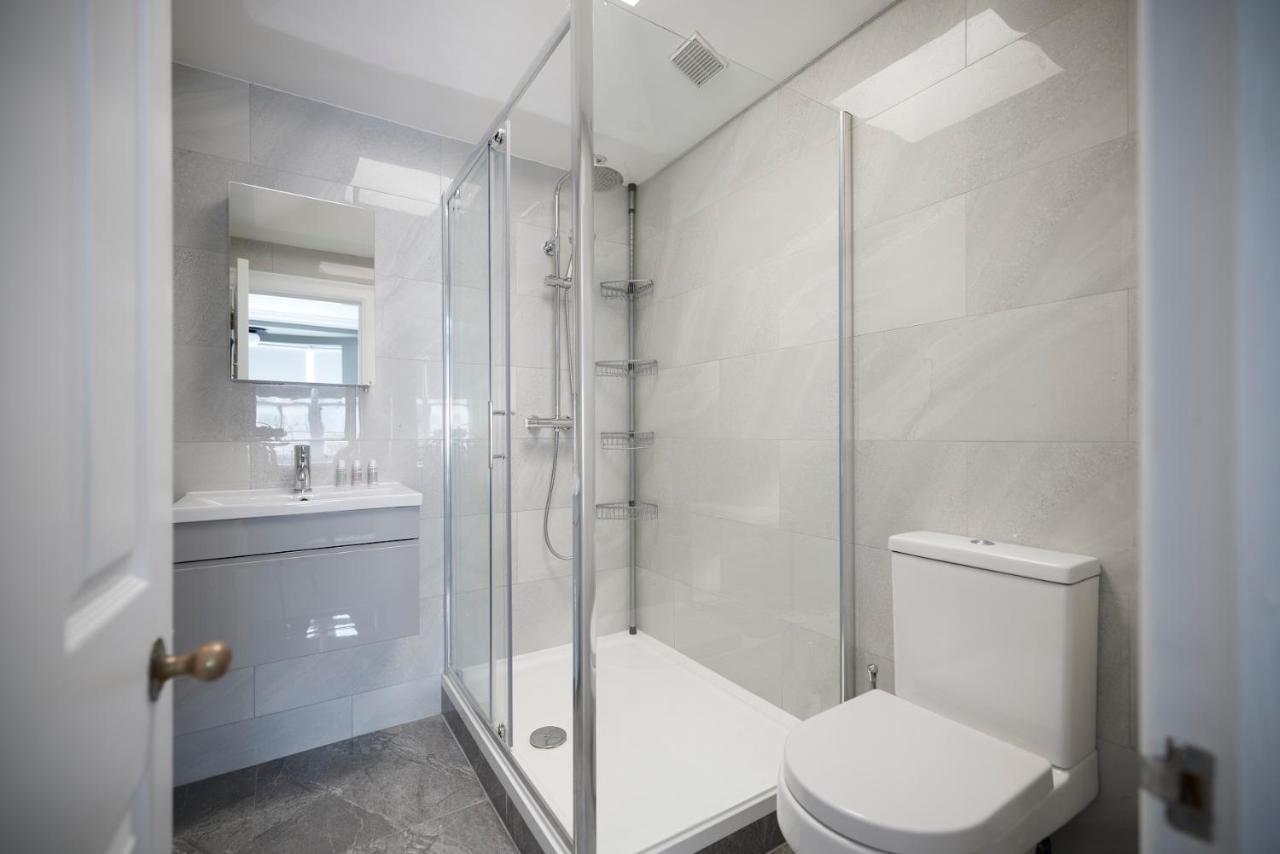 The South Kensington Wonder - Trendy 3Bdr House With Garden Apartment ลอนดอน ภายนอก รูปภาพ