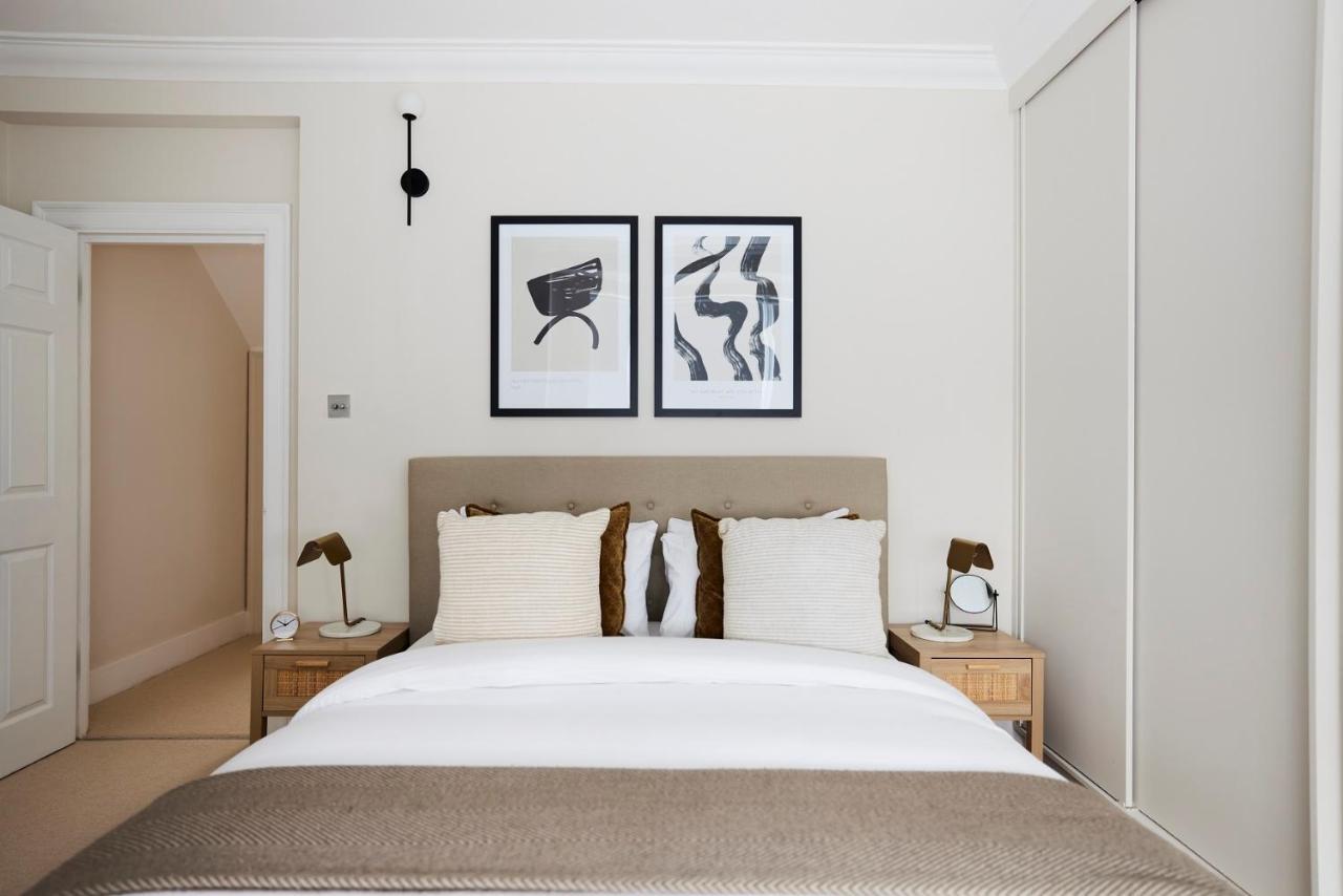 The South Kensington Wonder - Trendy 3Bdr House With Garden Apartment ลอนดอน ภายนอก รูปภาพ
